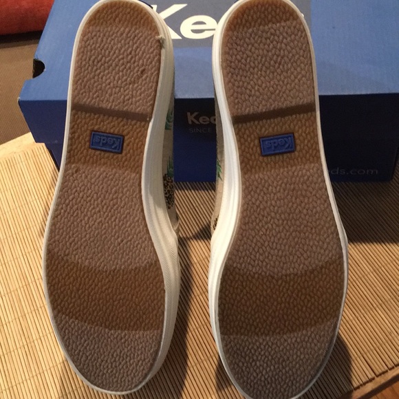 Meds pineapple sneakers 7.5 - Picture 4 of 6